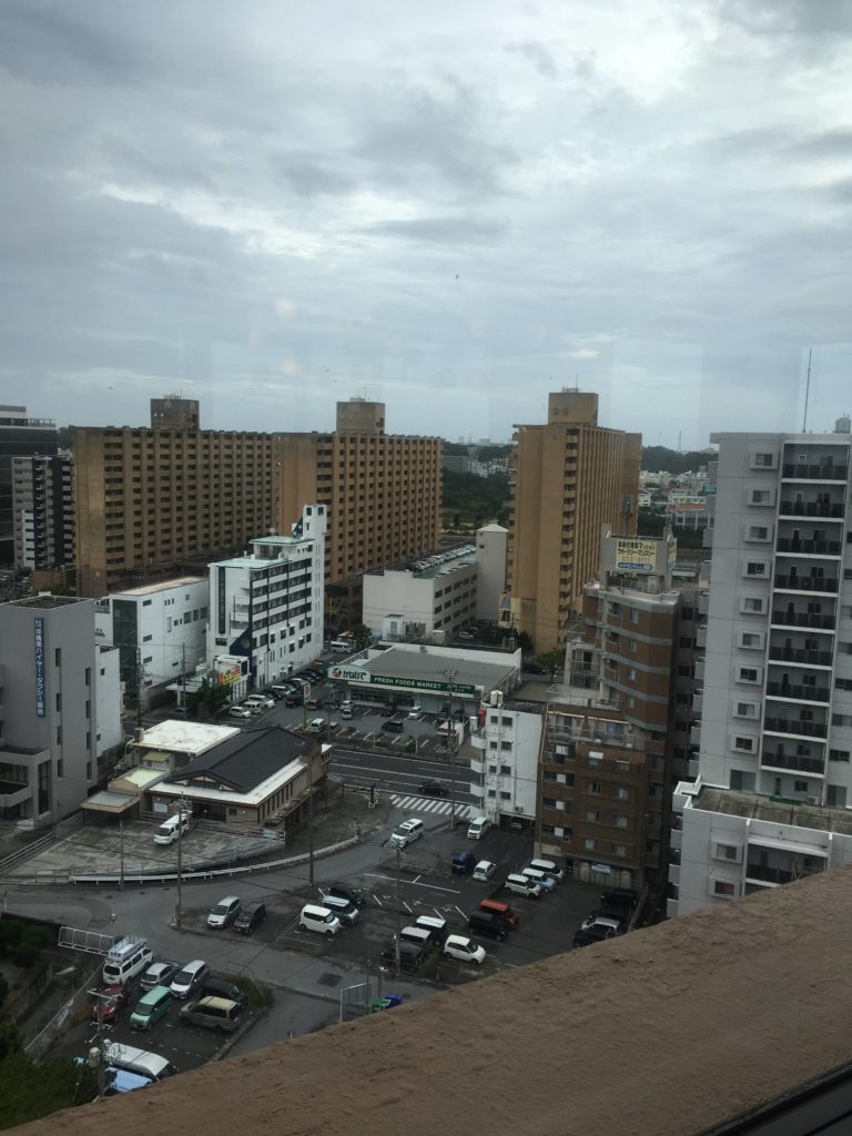ANAクラウンプラザホテル沖縄ハーバービューラウンジ景色