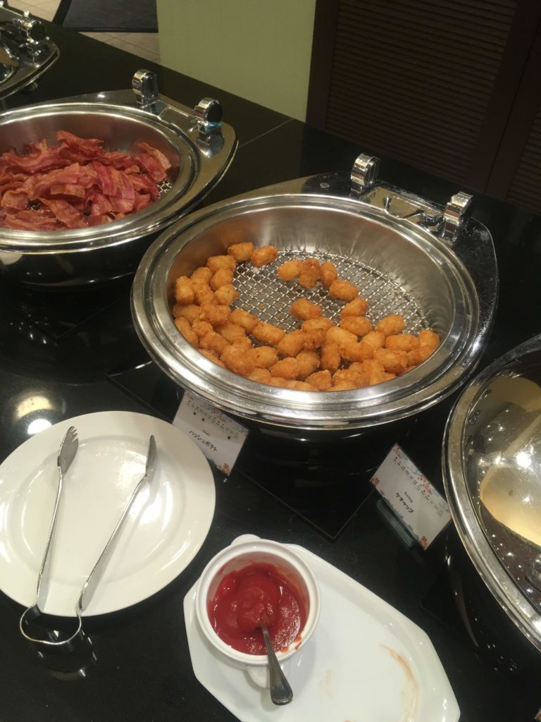 ANAクラウンプラザホテル沖縄ハーバービュー朝食ハッシュドポテト