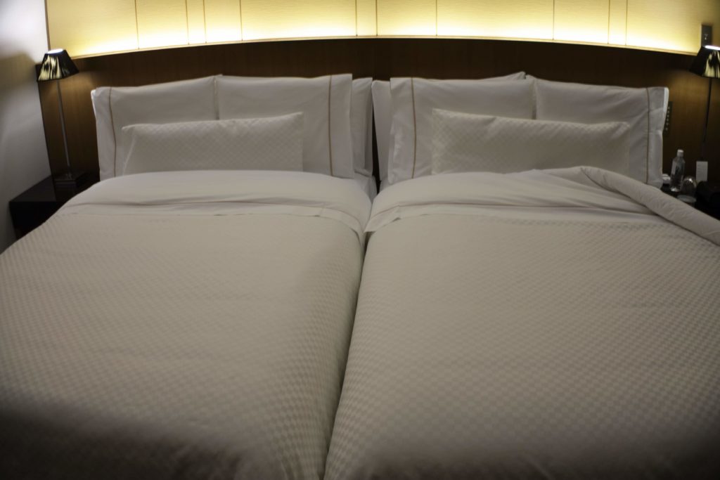 ウェスティンホテル仙台お部屋ベッド2