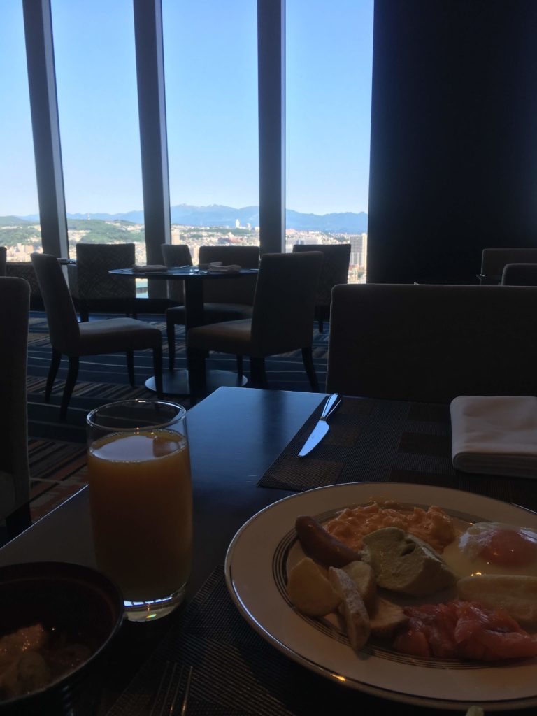 ウェスティンホテル仙台ラウンジ朝食景色