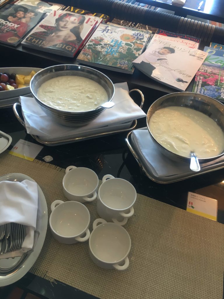 ウェスティンホテル仙台ラウンジ朝食ヨーグルト