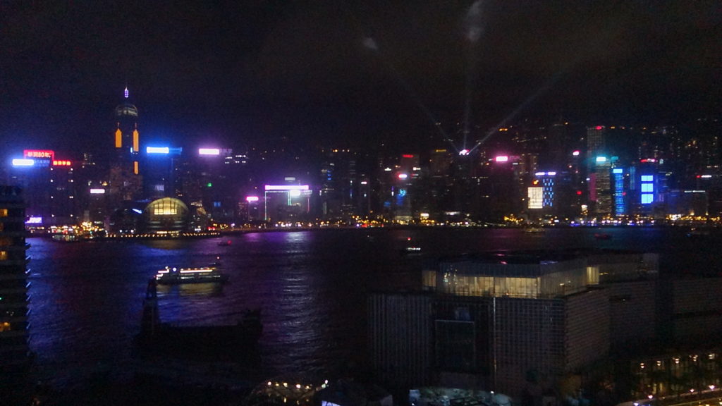 シェラトン香港ホテル タワーズのハーバービュールームは夜景見放題 Mayotano