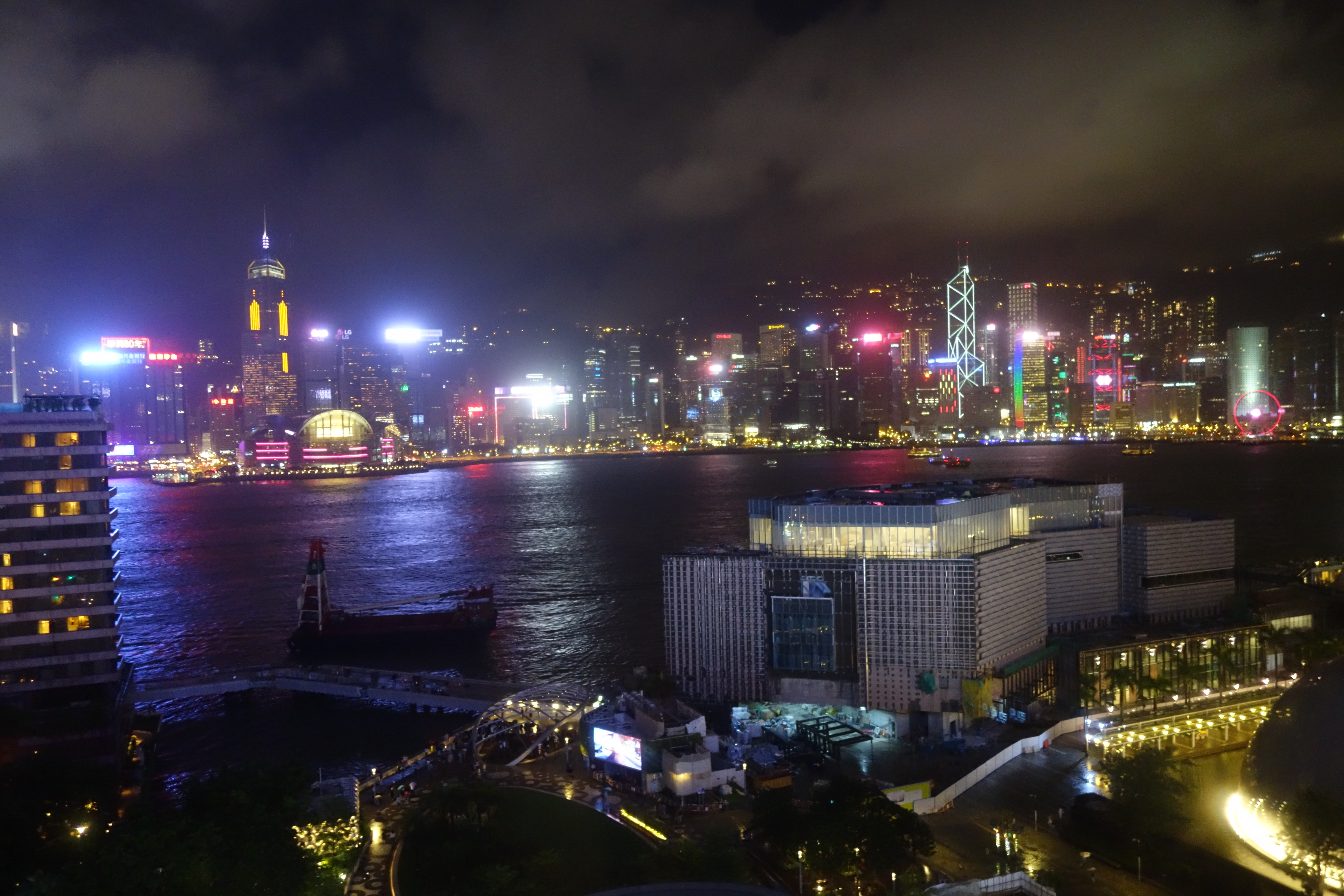 シェラトン香港ホテル タワーズのハーバービュールームは夜景見放題 Mayotano