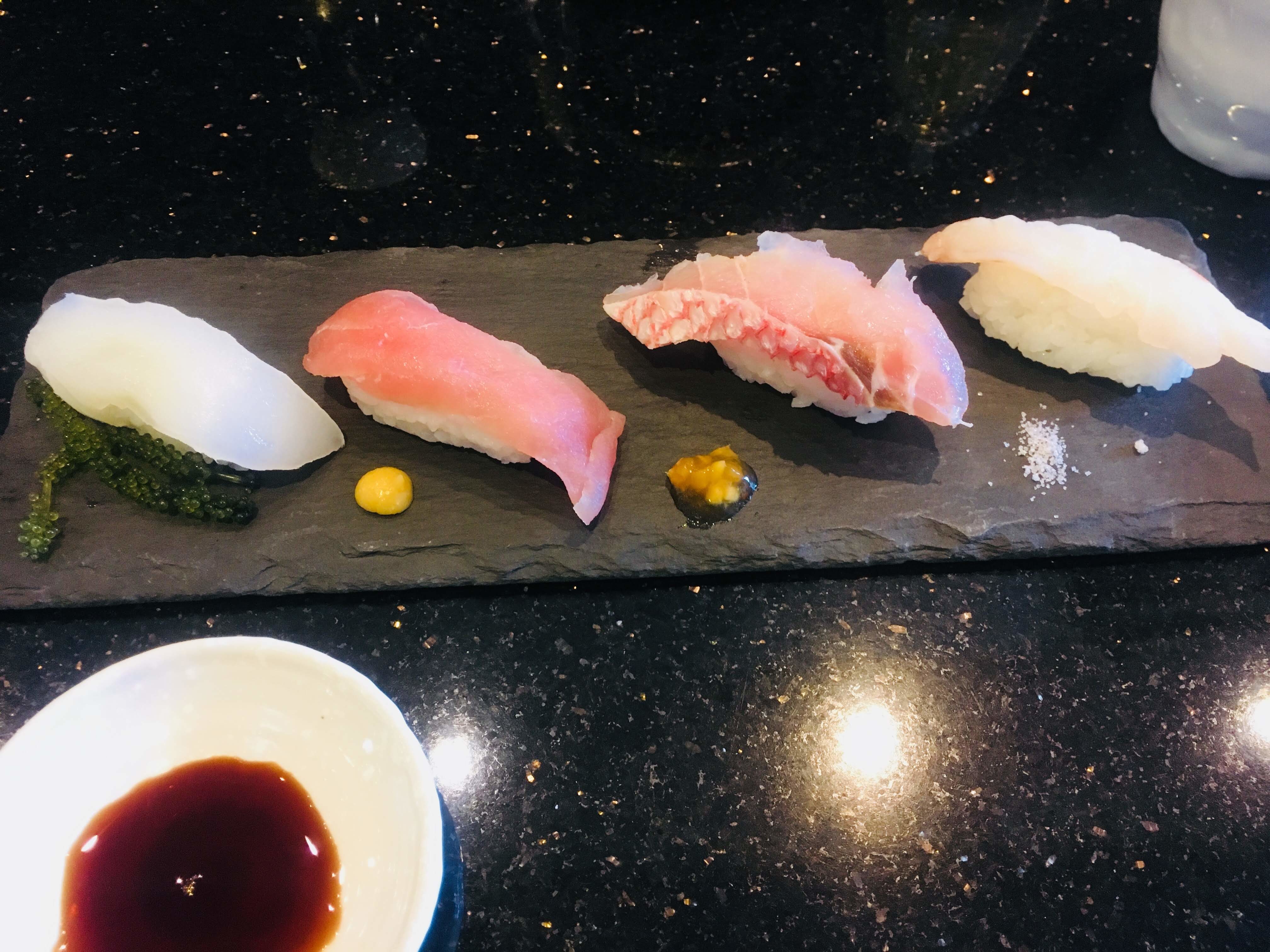 沖縄那覇空港回転寿司海來県産魚の食べくらべ