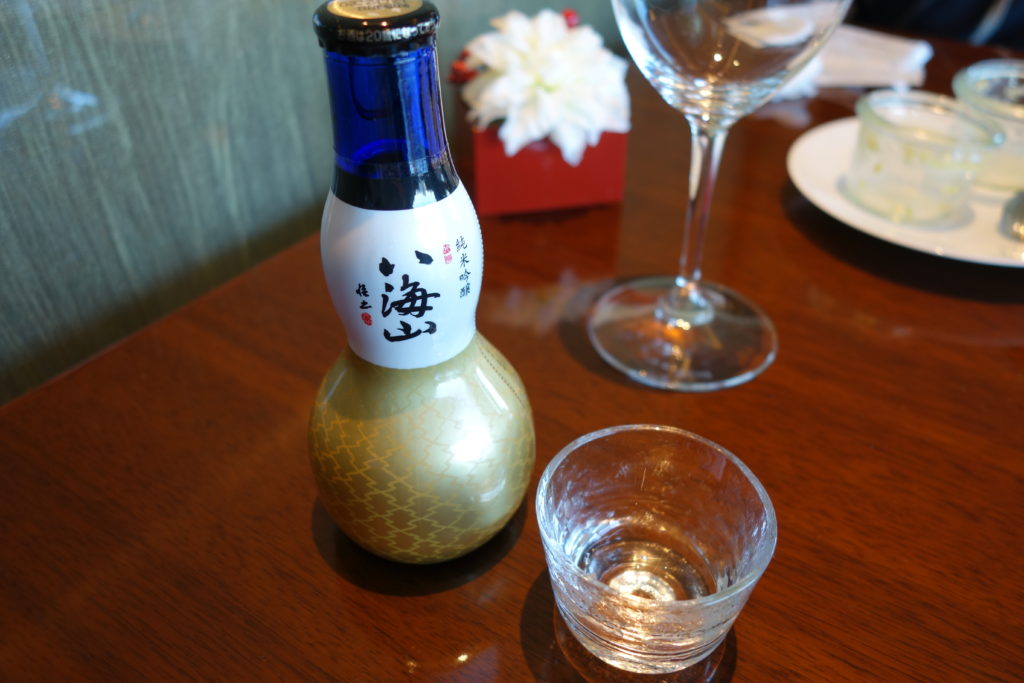 ザ・プリンスギャラリー東京紀尾井町,ラグジュアリーコレクションホテルラウンジ日本酒八海山純米吟醸ひょうたん