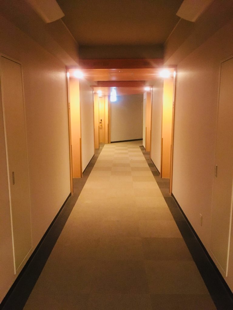 ホテルロコアナハ廊下
