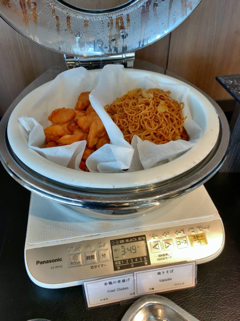 羽田空港国際線tiatラウンジはゆっくり食事やお酒を楽しめるおすすめラウンジ Mayotano