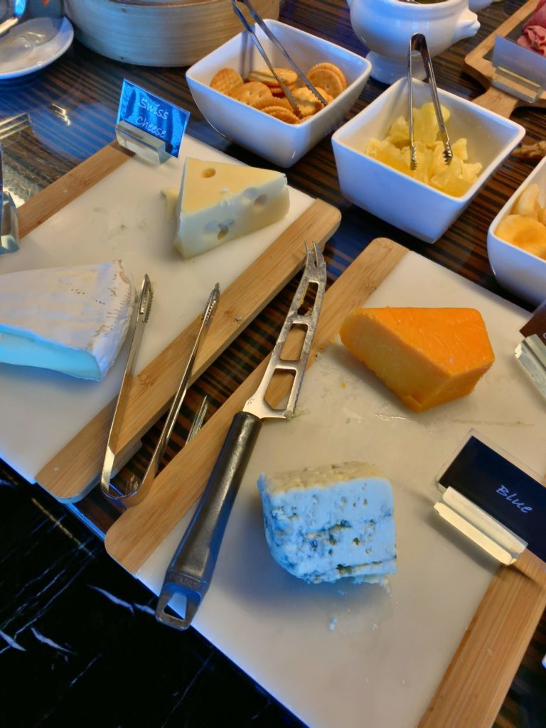 ルネッサンスバンコクラウンジチーズ
